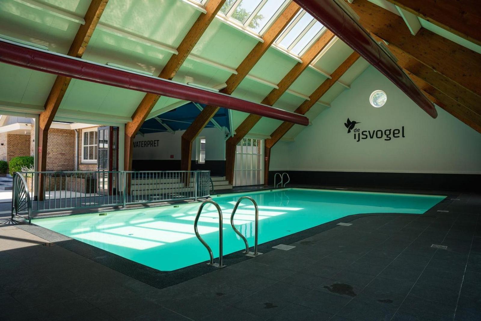 Ruim En Luxe Chalet Privetuin - Park 'De Ijsvogel' Appartement Voorthuizen Buitenkant foto