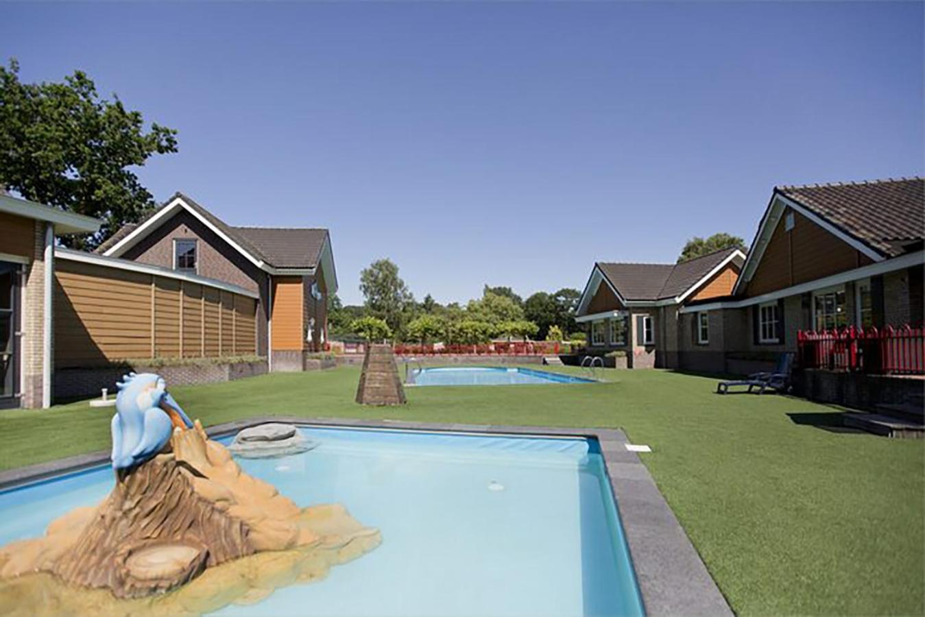 Ruim En Luxe Chalet Privetuin - Park 'De Ijsvogel' Appartement Voorthuizen Buitenkant foto